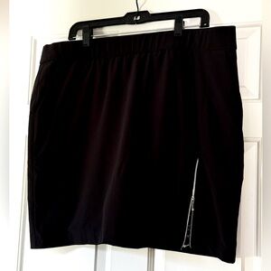 Chicos black skorts elastic waist band, shorts lined inside, sz 3(16)